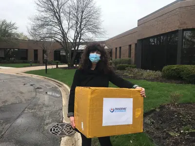 Pandemic Responders donates 800 Surgical masks to CJE SeniorLife
