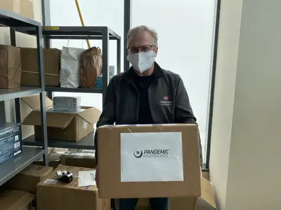 Pandemic Responders donates 500 surgical masks and 500 3M N95 masks to Cedars-Sinai Health System