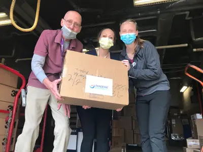 Pandemic Responders donates 400 surgical masks and 50 3M N95 masks to Northwestern Medicine McHenry Hospital